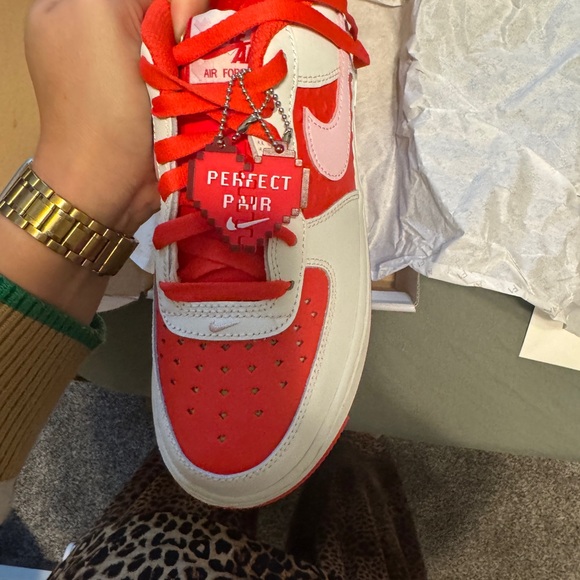 Nike Air Force 1 Valentines Edition - Picture 3 of 6